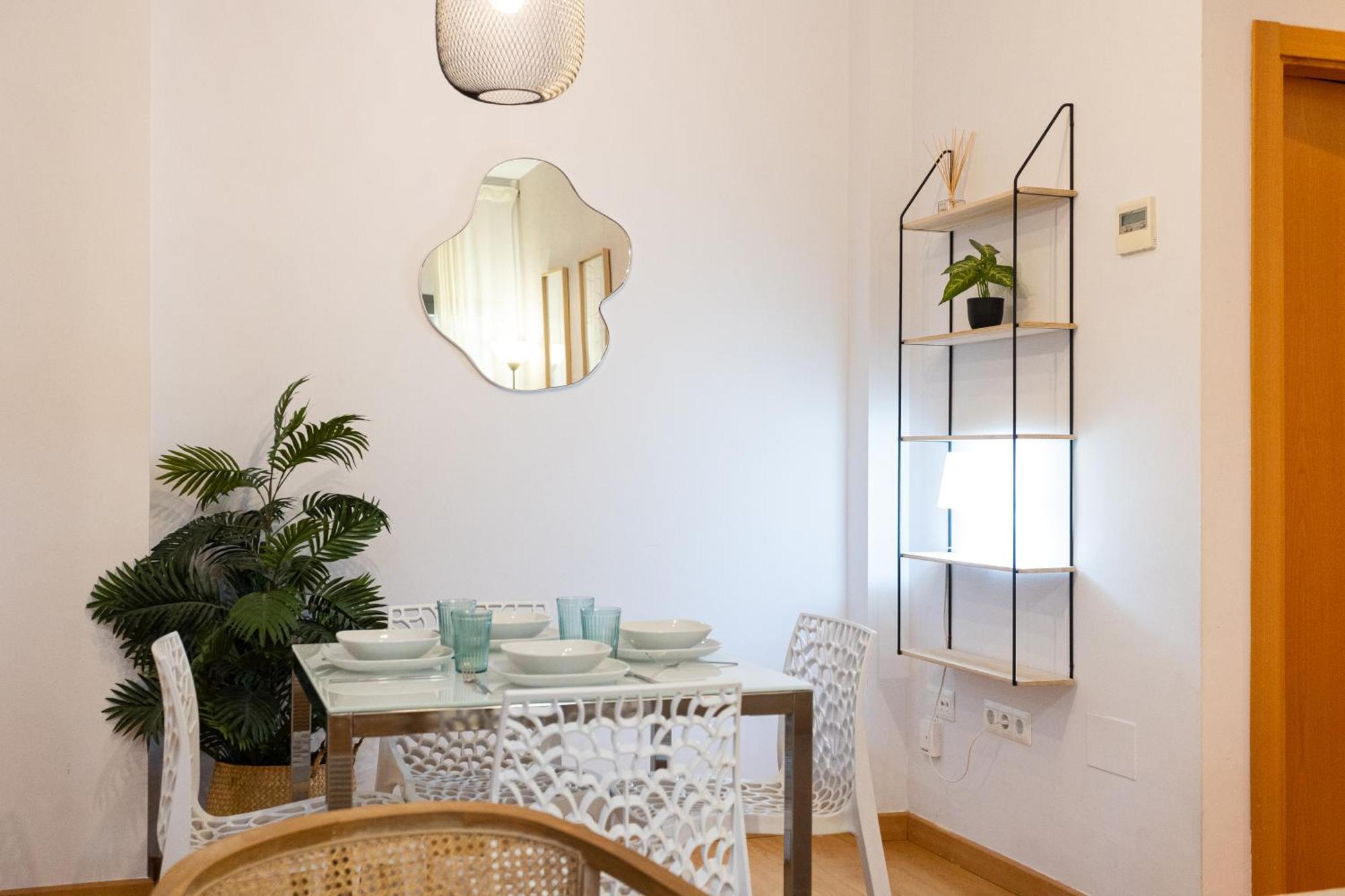 Holidays2Malaga Picasso Area Apartment Екстериор снимка